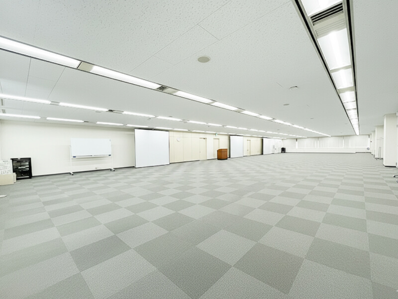 横浜駅西口の室内 中規模イメージ1