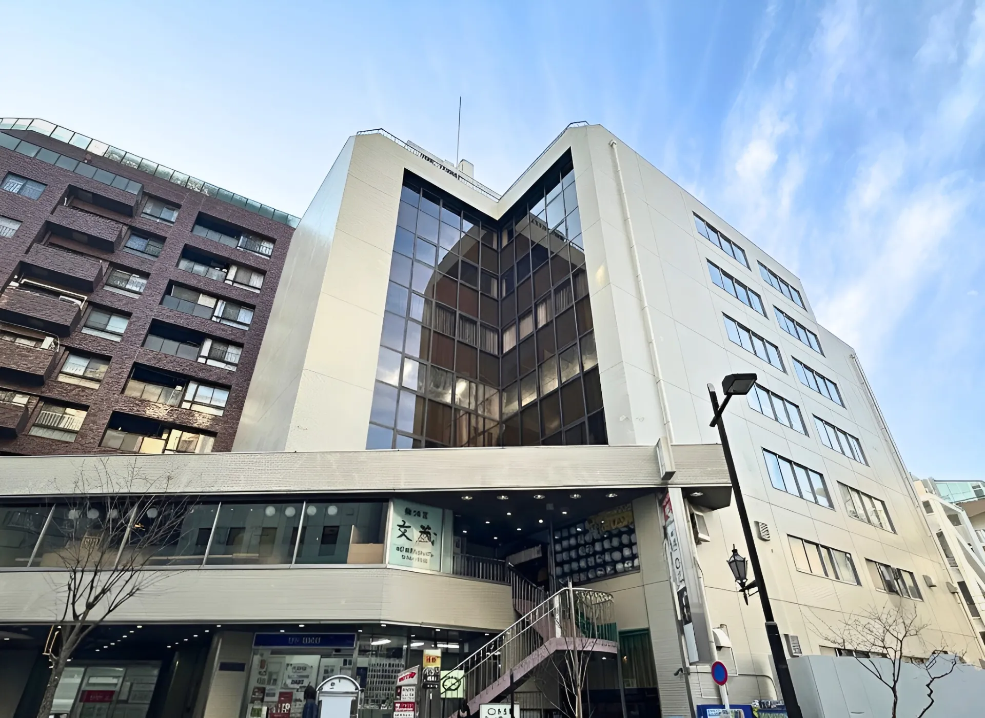 セミナー形式で利用されているイベントホールの様子