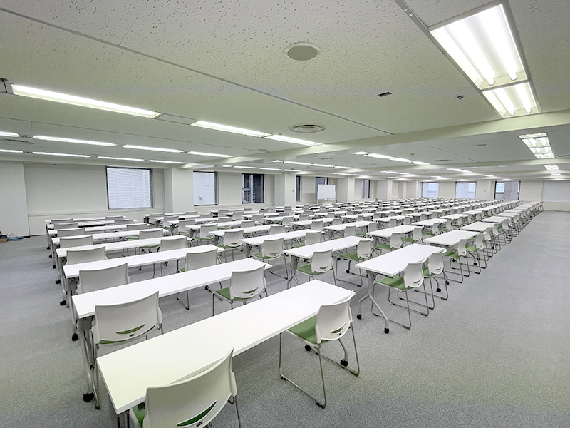 西新宿の貸し会議室・レンタルスペース ビジョンセンター西新宿 Vision Hall-3