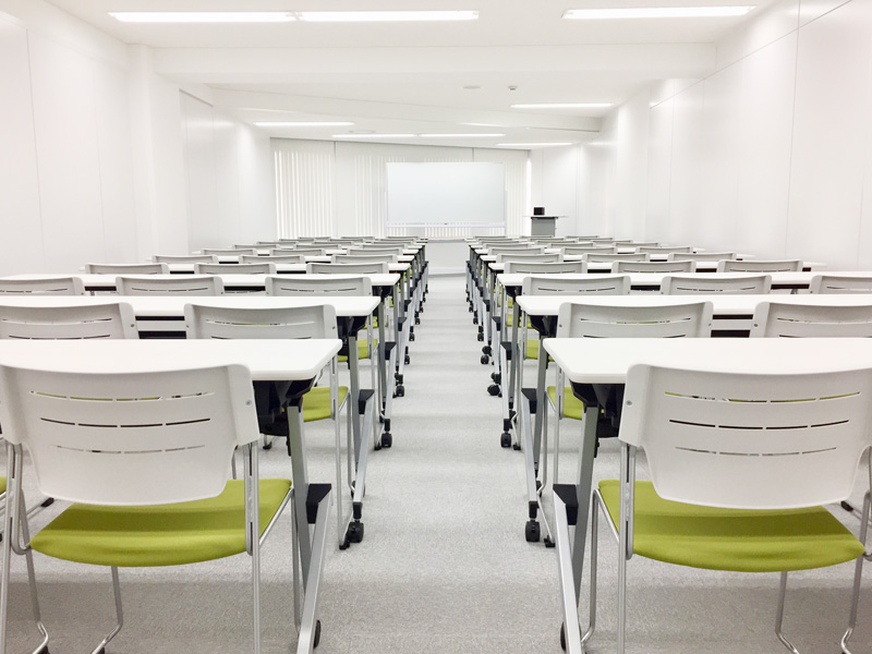 東京駅前貸会議室 601（スクール形式）