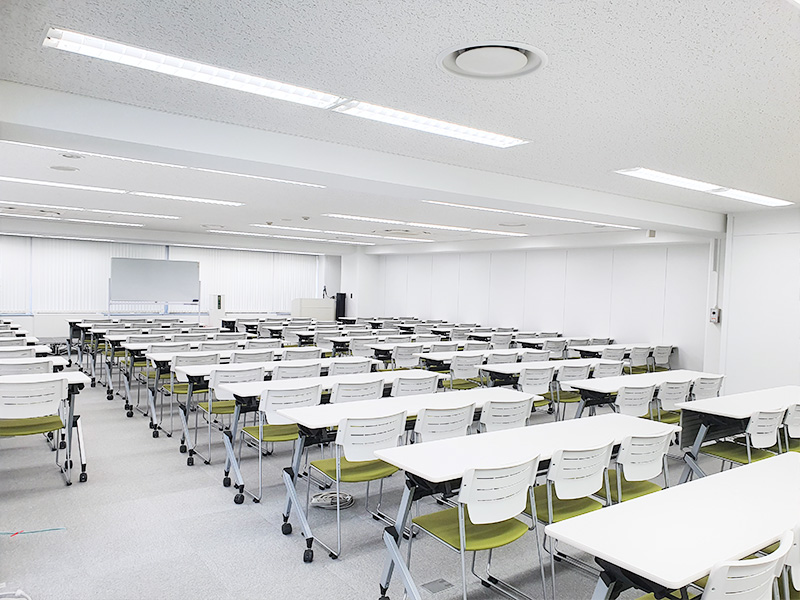 東京駅前貸会議室 603（スクール形式）