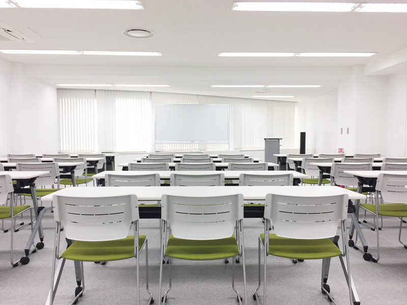 東京駅前貸会議室 604（スクール形式）